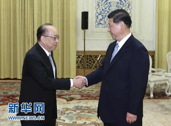 习近平会见泰国外长素拉蓬