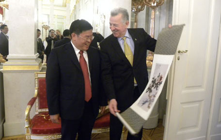 匈牙利总统亲切接见盈科律师事务所主任梅向荣