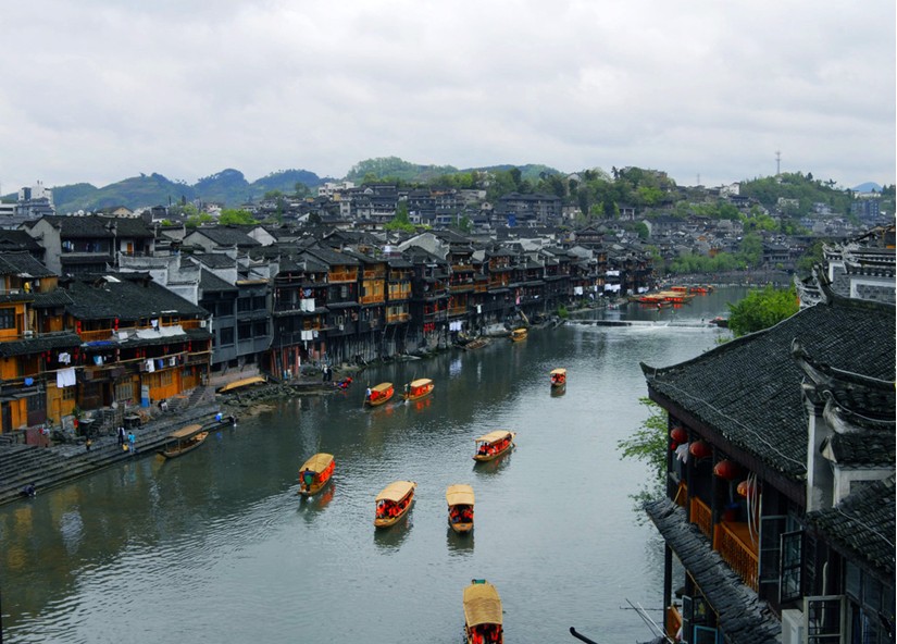 河南嵩县A级景区免费开放 否认针对凤凰古城营销