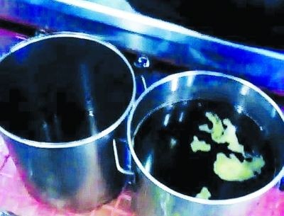 火锅店黑幕：神秘&ldquo;滤网&rdquo;潲水20分钟变&ldquo;纯油&rdquo;