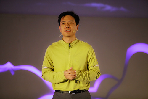 李彦宏：中国互联网正加速淘汰传统产业