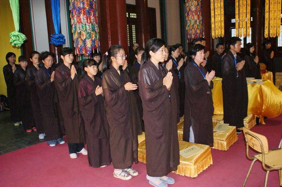 寺院推短期出家引网友热议 北京云居寺"一日禅"探秘