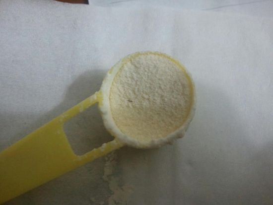 美赞臣吃出黑色铁丝 厂家解释被指推责消费者