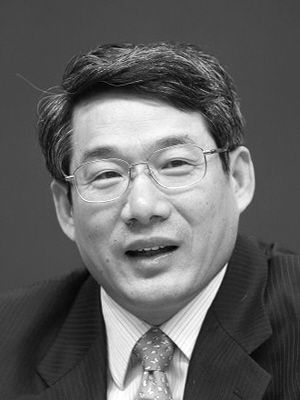 刘铁男涉四宗罪被双开 实名举报成反腐新利器