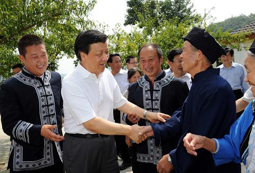 刘云山在贵州调研：以强烈的为民情怀抓作风改作风