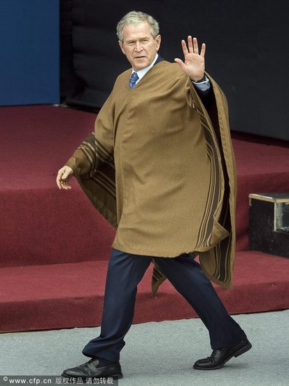 盘点历届APEC领导人“特色服装秀”