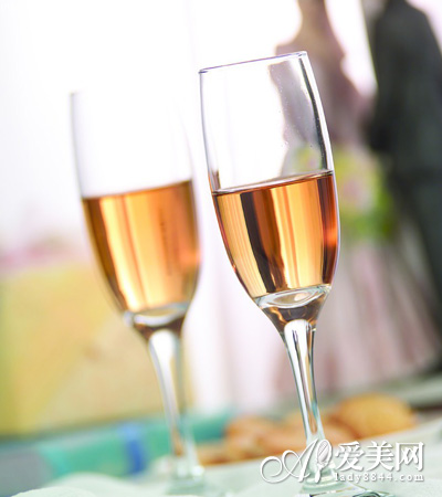  女人痛经怎么办? 7款食疗方 活血化瘀止痛 