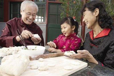 7天假期大约只有24小时陪父母 媒体提醒要做几件事