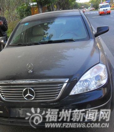 男子春节走亲戚撑场面 将比亚迪改装成奔驰