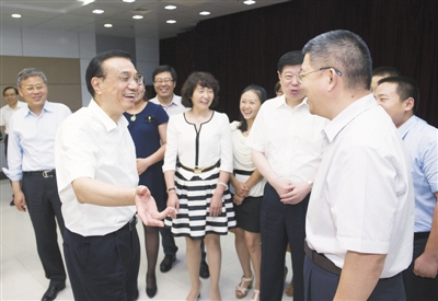 李克强：不能让企业跨过一栏还有一栏