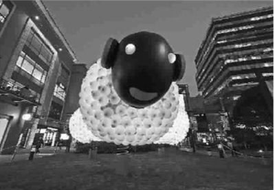 羊年送祝福 超大型作品三羊开泰亮相