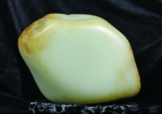 和田玉籽料皮色造假猖獗