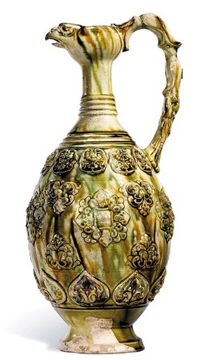 英国古董商百倍价格竞得唐三彩凤首壶