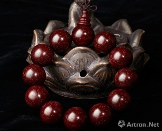 文玩手串：怎样防止小叶紫檀金星的脱落