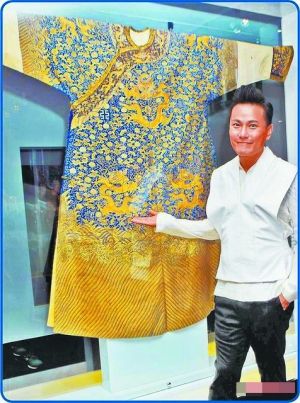 张信哲宣称身后裸捐1亿服饰收藏