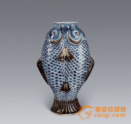 清乾隆 青花釉里红双鱼尊