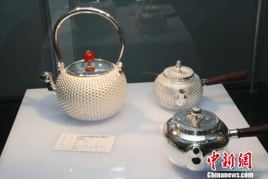 2015百艺百壶大师珍品展在京开幕引专家赞叹