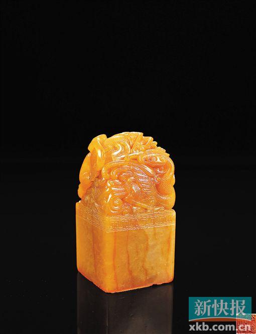 清康熙 田黄冻双凤钮大方章