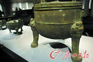 在东京国立博物馆展出的公元前3世纪、战国时代的蟠篱文鼎。