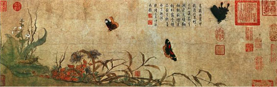 《写生蛱蝶图》 宋 赵昌 这是一幅描写秋天野外风物的写生画。在构图布局上,画家有意在画面上方留下很大的空白,景物多集中在画面的下部。将野菊、霜叶、荆棘和偃伏的芦苇等,布置得错落有致。在晴空中有三只美丽的彩蝶正在翩翩飞舞,一只蚱蜢正在向上观望。整幅画把秋日原野的高旷清新、风物宜人的景色,描绘得十分动人。