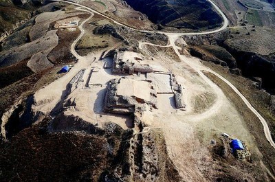 神木石峁遗址发现石雕人面像 或源于欧亚草原文化