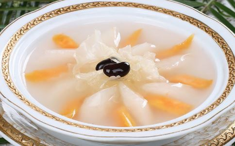 秋季天气干燥 吃什么保护嗓子？