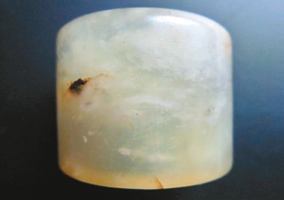 玩家淘得清代玛瑙扳指