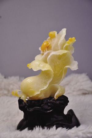 金丝玉走俏玉石市场