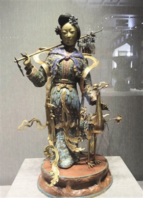 清代掐丝珐琅麻姑献寿铜像