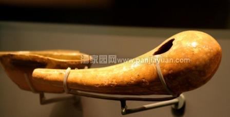 罕见的青釉灌药器