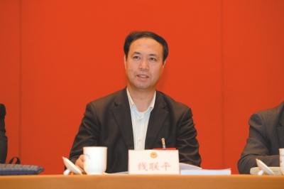 京:考虑延长寒假适当缩短暑假 方案很快将出台