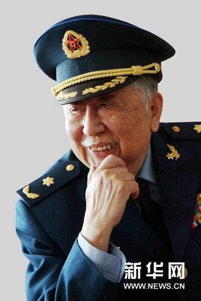 阎肃走完86载人生路 千余部作品诠释“一片丹心、一腔热血、一身正气”