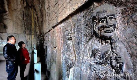 龙门石窟看经寺首度开放 唐代罗汉群雕曝光