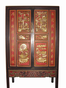 欣赏清代楠木金漆木雕大书柜