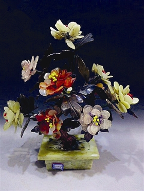 盆景是我国传统的装饰艺术