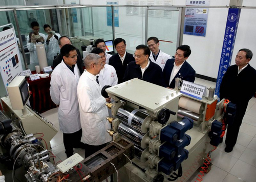 李克强赞誉创客小镇有创意：新经济借壳传统产业“上市”