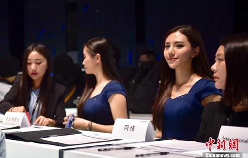 北京车展：礼仪取代车模 汽车智能化成风口