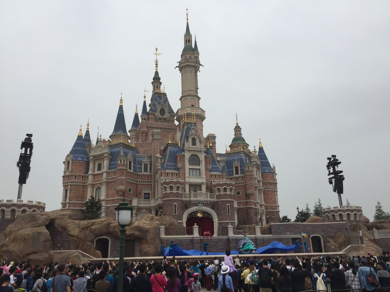 上海迪士尼运营测试 一日游最低2600元