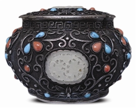 清代纯银镶玉石珠宝香盒