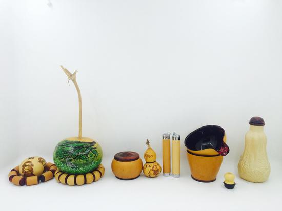 种类繁多的葫芦手工艺品