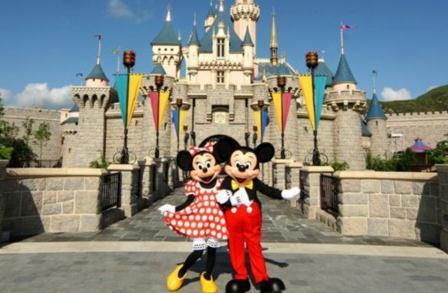 迪士尼落户上海，是文化品牌侵略?