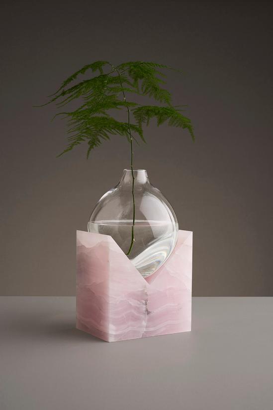 Indefinite Vases 01-1