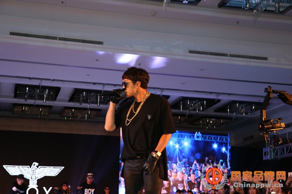 韩国巨星Rain助阵BOYLONDON2016秋冬新品发布