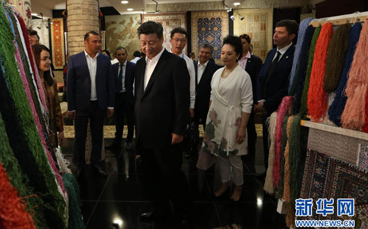 习近平参观布哈拉古城 