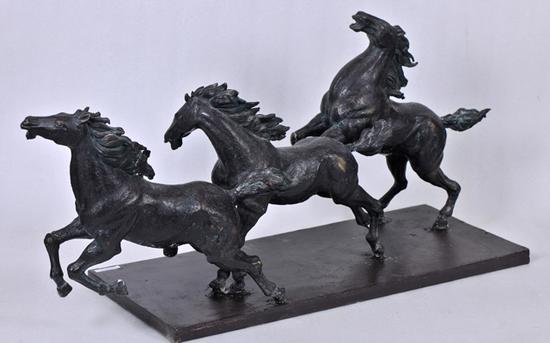 燕山大学吴新与郝赛雕塑作品亮相赛拍