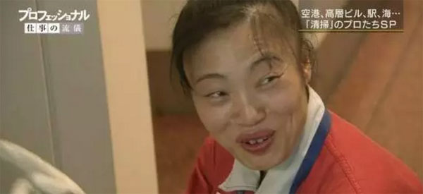 中国大妈因扫出全球最干净机场爆红日本