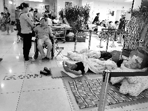 揭急诊室&ldquo;床贩子&rdquo;：生意火爆 出租一次直接回本