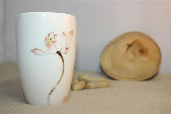 文玩藏品上的荷色生香