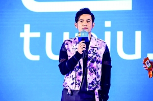 代言人进入疯狂季 经营明星推动销量之风愈演愈烈