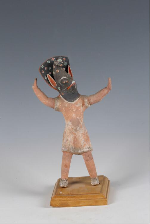 彩绘戴面具舞蹈泥俑